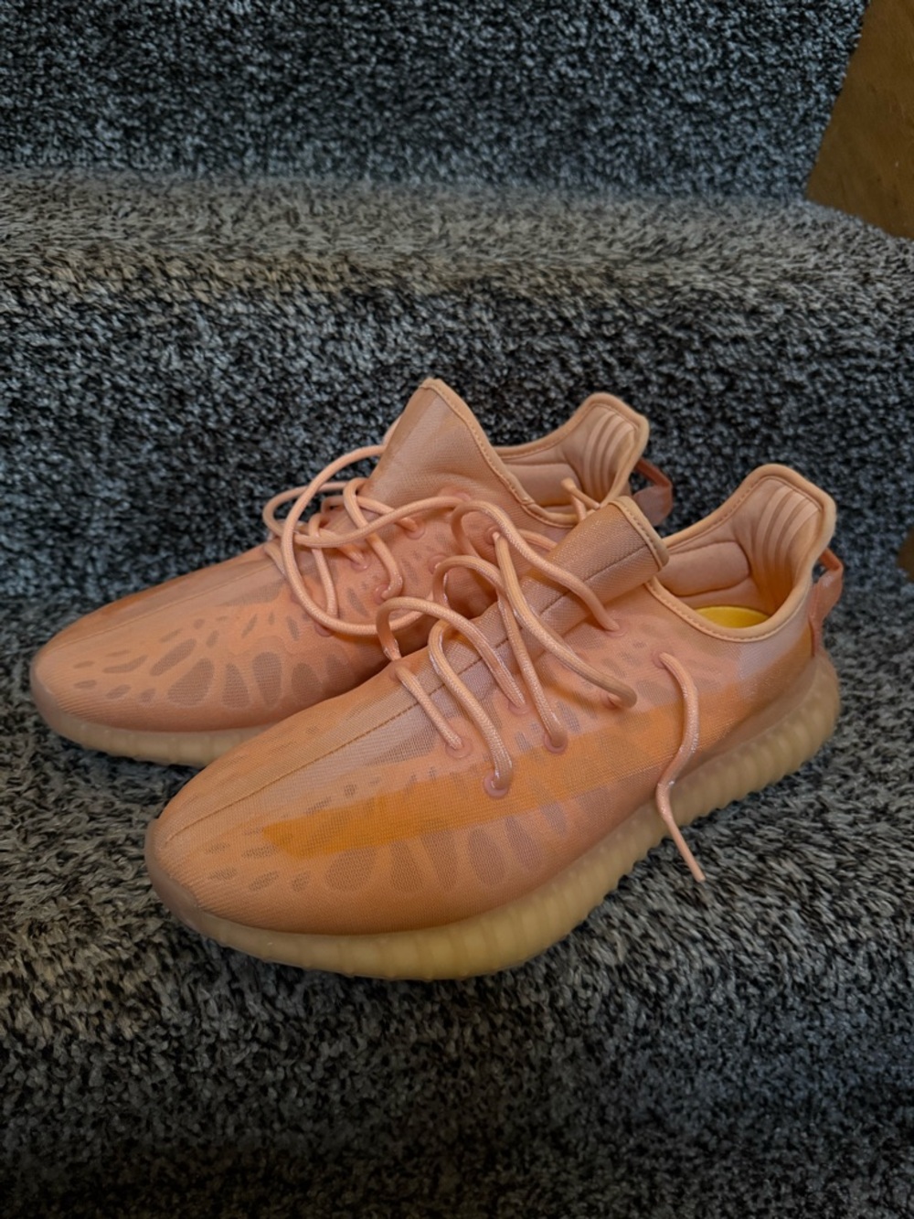 Men’s Yeezy Sneakers